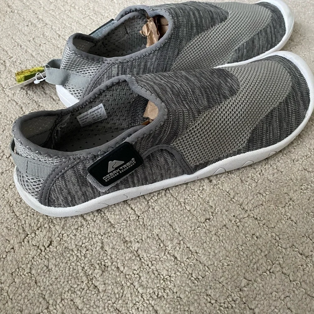 NEW Ozark Trail Gray Water Beach Shoes Size 9/10 Velcro Closure
